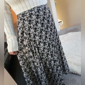 black & white floral pleated maxi skirt